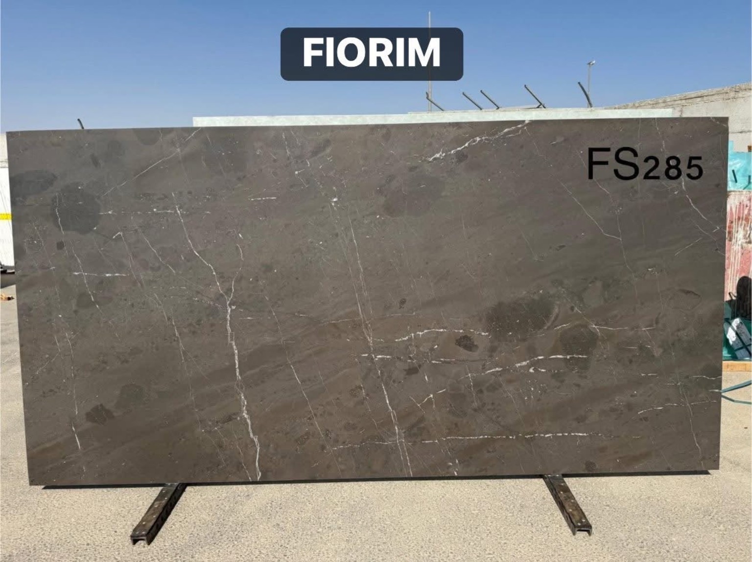 FS285 — אפור־חום עמוק עם גידים עדינים